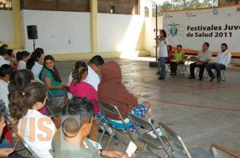 Salud preventiva para jóvenes estudiantes de Chinicuila