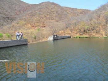 Inaugura CEAC represa en Huetamo, para uso agropecuario y piscícola
