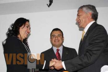 Armando Machorro toma posesión del SMRTV