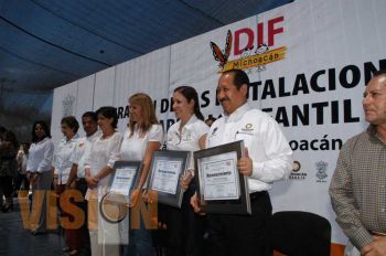 Tenemos el compromiso de ofrecer a la niñez espacios dignos donde reciban su educación: LGR