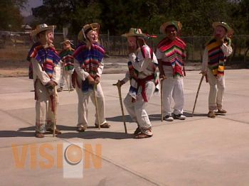 Entregas obras educativas en el municipio de La Huacana