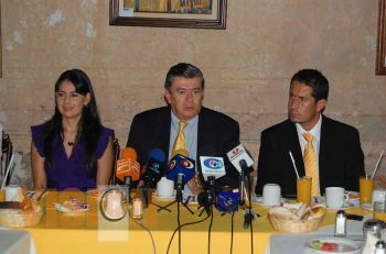 Enrique Bautista firme rumbo a la pre candidatura del PRD