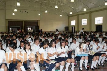 Una juventud preparada y con profesión es capaz de afrontar retos mayores: Iris Vianey Mendoza