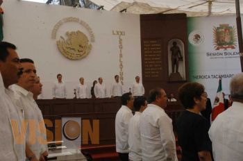 Asistió Leonel Godoy Rangel a la sesión del Congreso donde se nombró a Tacámbaro Ciudad Heroica