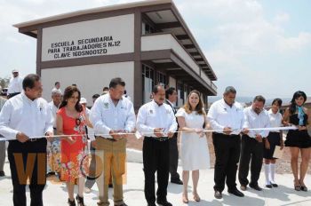Inaugura LGR obras en materia educativa y de salud en Sahuayo