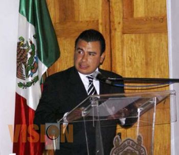 Continúan sobrevuelos y puestos de control en los accesos a Cherán