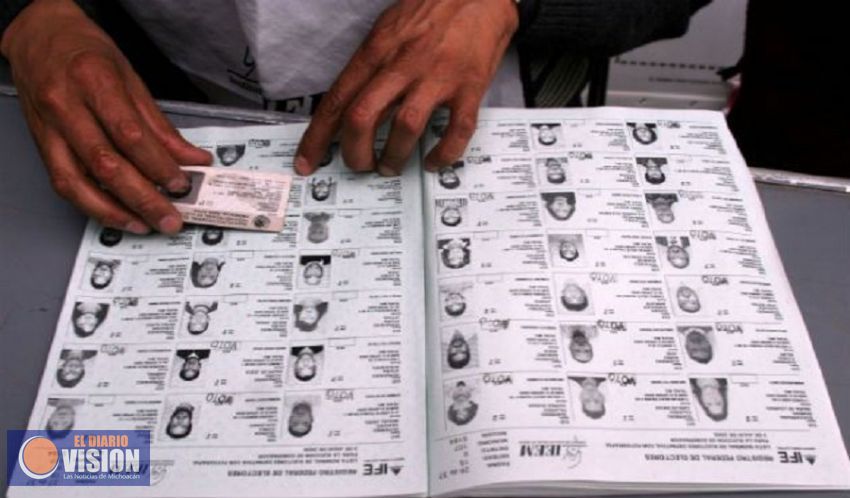 Entrega INE 12.5 millones de credenciales para votar en el país 