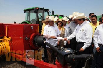 LGR entregó maquinaria a productoresde trigo del Bajío