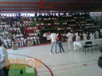 Jóvenes de La Huacana reciben al Festival Juvenil de Salud de la SEJOV