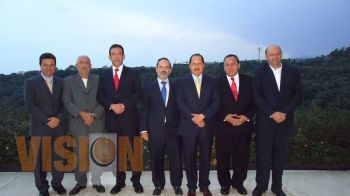 Se reune Leonel Godoy con líderes de los partidos PAN, PRI, PRD y sector empresarial