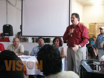 Posible alianza PRD, PRI y PAN, atentado contra las instituciones: Reginaldo Sandoval Flores