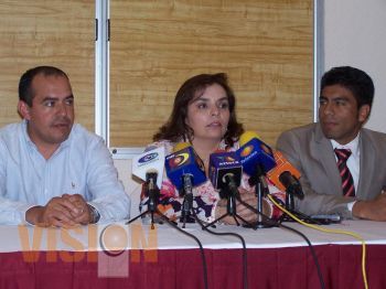 De manera formal renuncia Selene Vázquez a la Sepsol, busca una pluri