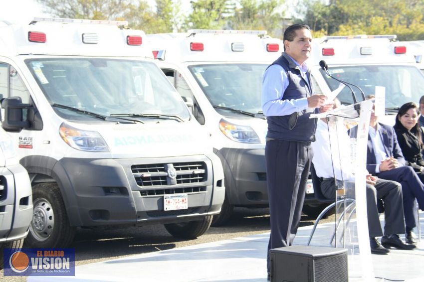 Cumple Silvano Aureoles con entrega de ambulancias a los 113 municipios de Michoacán