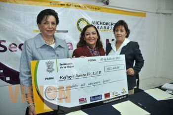 SEMUJER firma convenio con el Refugio Santa Fe