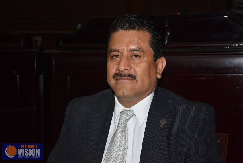 Revocar mandato a quienes incumplan promesas de campaña, propone Roberto Carlos López