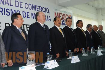 Sector empresarial contribuirá a fortalecer el sistema democrático: LGR