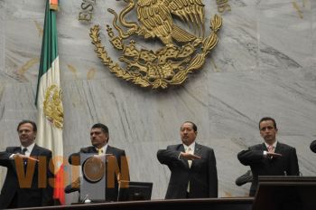 LGR asistió a la sesión del Congreso donde se conmemoró el aniversario de la Constitución Política 