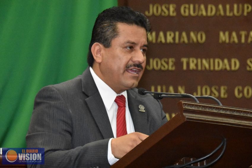 Trabajo conjunto Legislativo- Ejecutivo en el marco constitucional: Roberto Carlos López