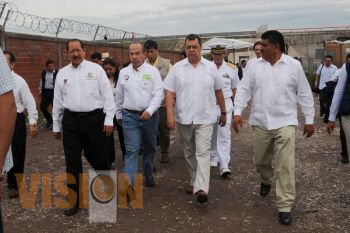 Inauguró Leonel Godoy Rangel y Felipe Calderón el puente Dr. Ignacio Chávez II