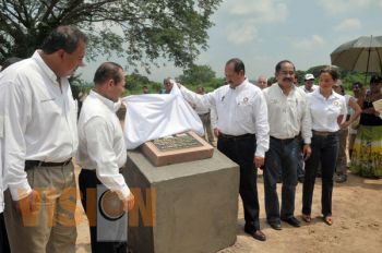Colocó Leonel Godoy Rangel la primera piedra del Hospital General de Lázaro Cárdenas  