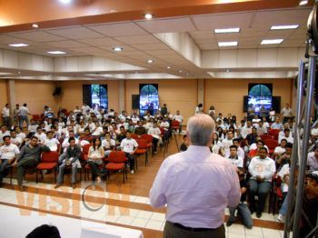 Proyección a los nuevos liderazgos juveniles, compromiso de Genovevo Figueroa Zamudio  