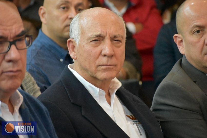 Críticas condiciones en sector educativo no debe llevar a tomar decisiones apresuradas: MC