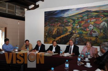 reunieron con el Gobernador integrantes de la Sociedad de Nicolaitas Ex alumnos de la UMSNH