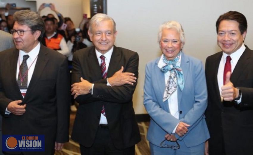 AMLO da jalón de orejas a legisladores de Morena
