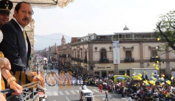 Todo un éxito el desfile deportivo con motivo del CI Aniversario de la Revolución Mexicana