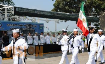 Conmemoran Día de la Armada de México   