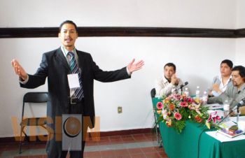  Prosiguen concursos estatales juveniles de Oratoria 