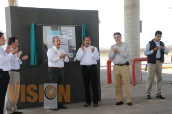Inaugura Felipe Calderón y Leonel Godoy la Ventanilla Digital de Aduana en Lázaro Cárdenas.
