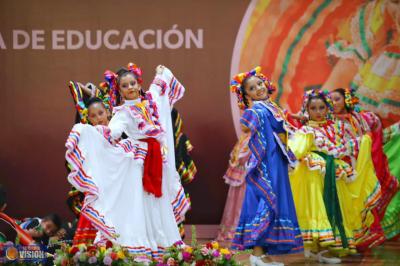 Más de 11 mil escuelas alistan celebración a las mamás