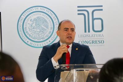 Congreso no es adversario de periodistas; debemos construir Ley Mauricio sólida: Baltazar Gaona
