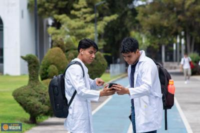 Estudiantes nicolaitas pueden realizar trámites en línea en periodo vacacional 