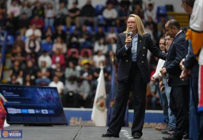 La UMSNH tiene que ser una extensión del hogar, señala Yarabí Ávila ante familiares de estudiantes