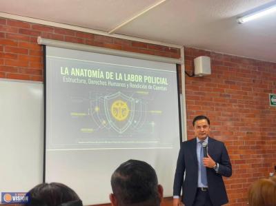 Imparten conferencia: " Comprender la labor policial "