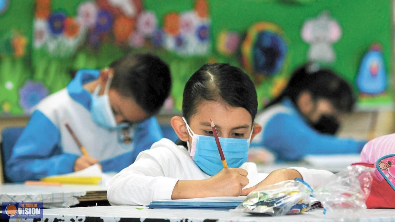 Casi un millón de alumnos regresan a clases este lunes