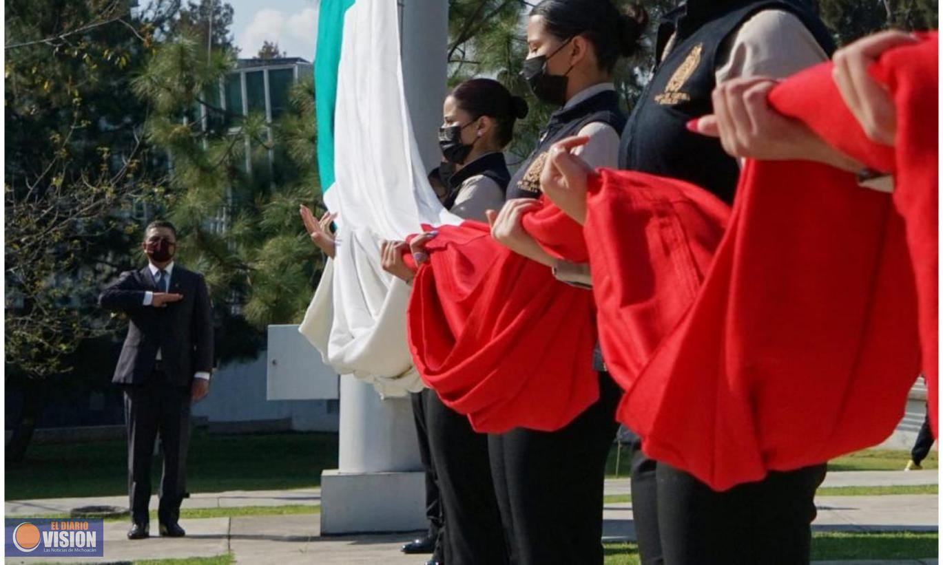 Raúl Cárdenas preside conmemoración del Día de la Bandera 