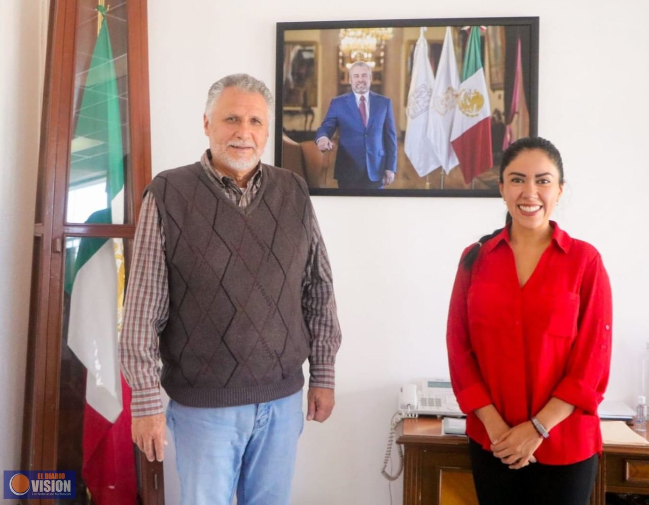 Fanny Arreola expone ante titular de SCOP necesidades del Distrito de Apatzingán