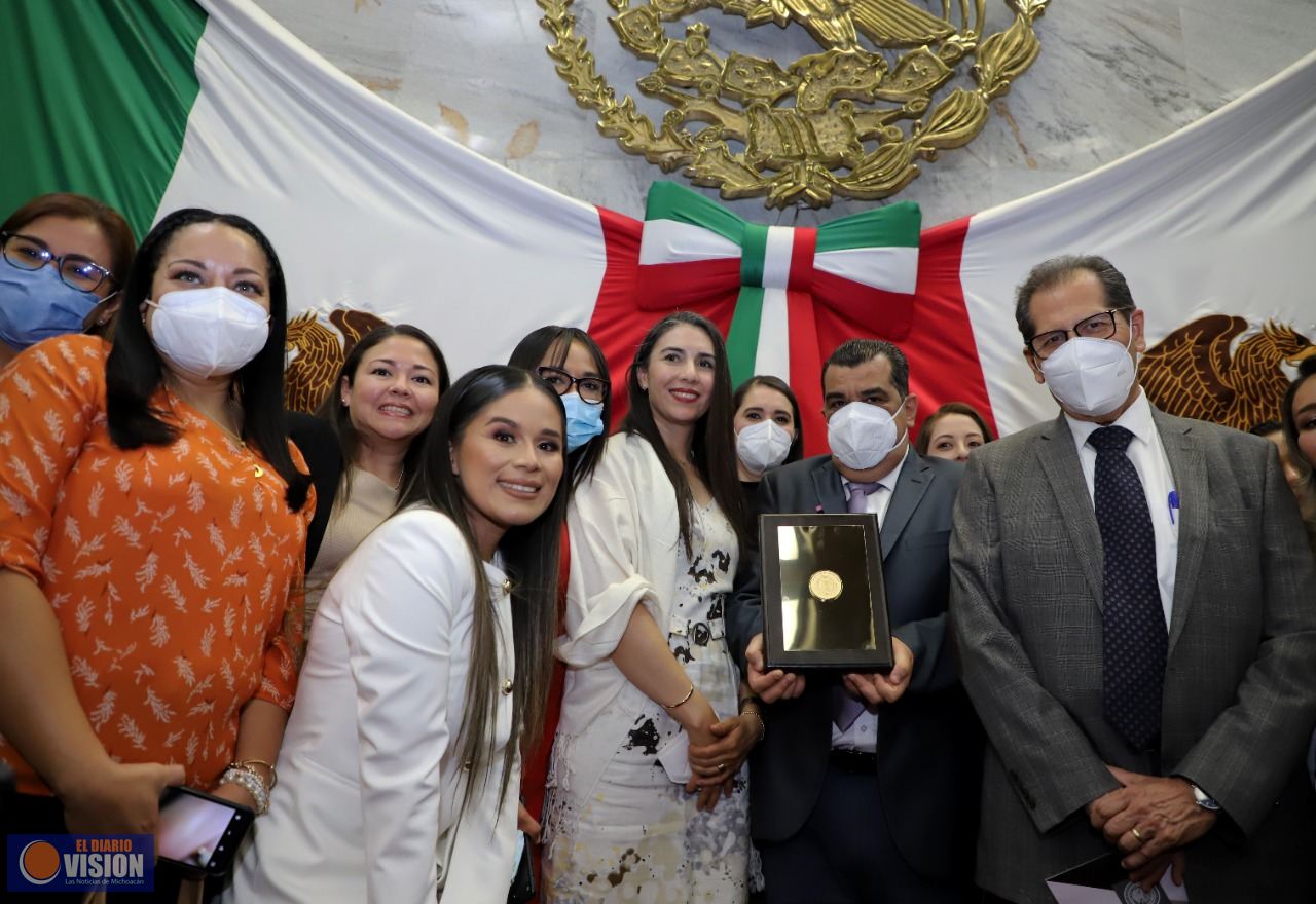 Congreso del Estado, entrega condecoración “Mujer Michoacana” a trabajadoras del Hospital Civil