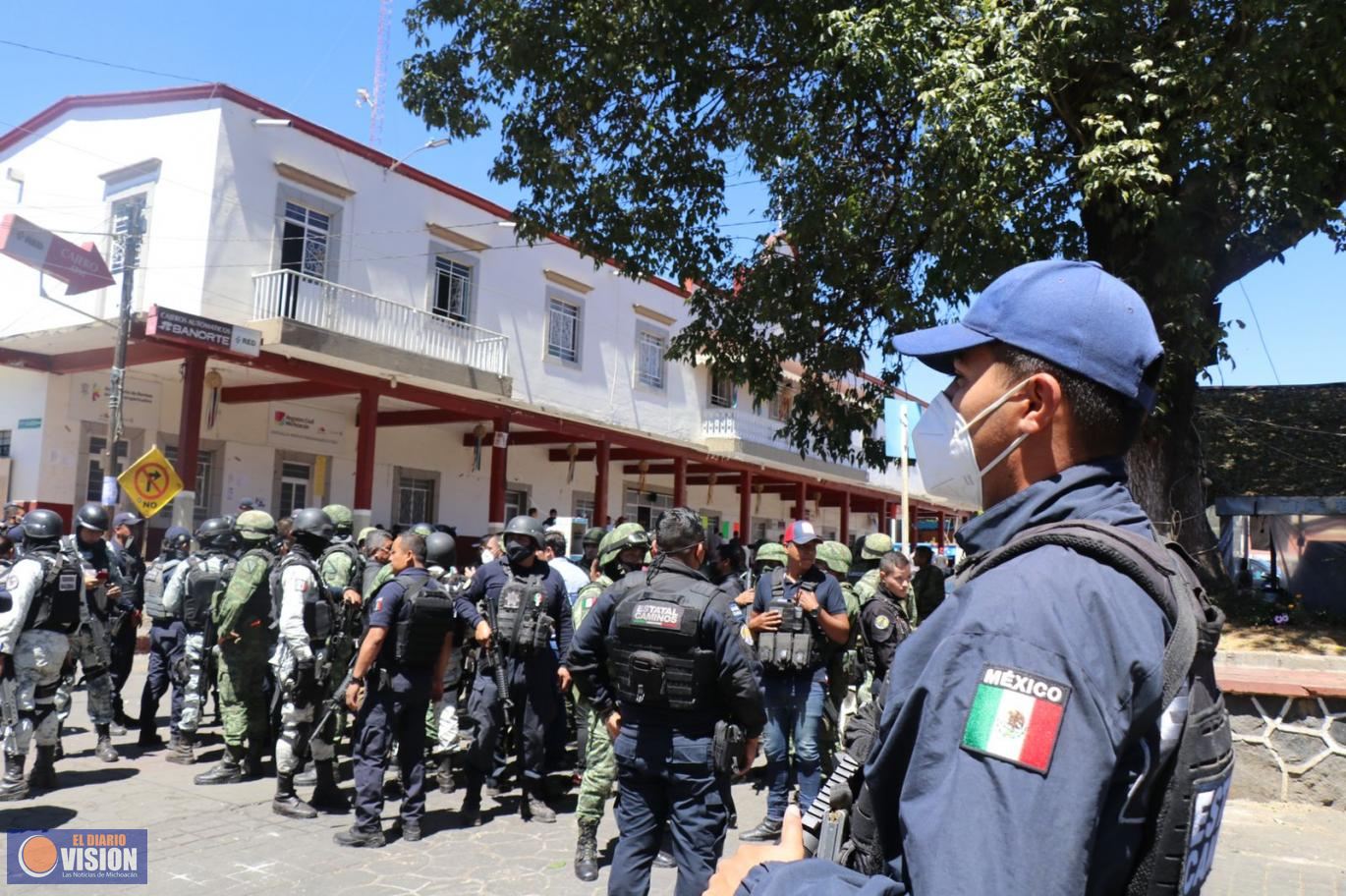 Autoridades estatales y federales ingresan a Nuevo San Juan; hay 32 detenidos