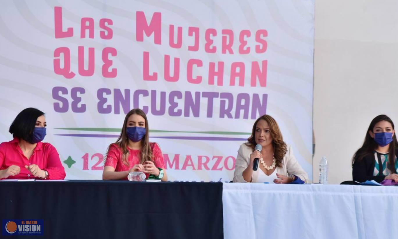 Seamos la alianza de mujeres que lo cambie todo: Andrea Villanueva