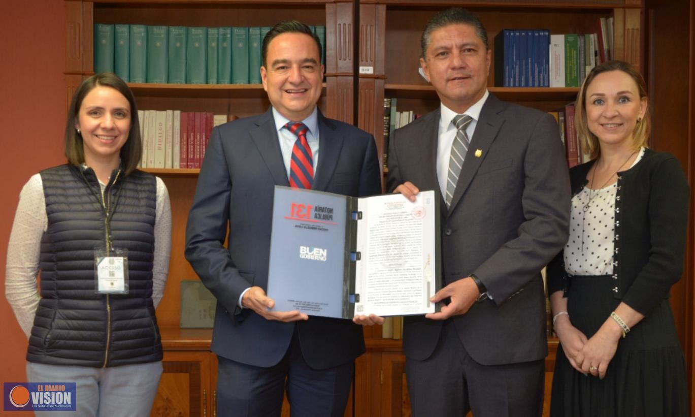 Rector de la UMSNH recibe escritura de predio para Campus Universitario en Zamora   