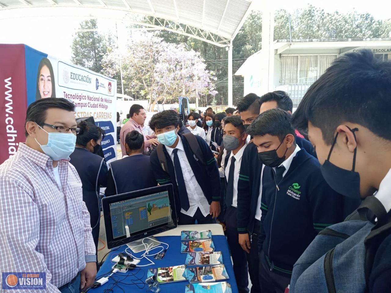 Concluye Expo Universitaria para estudiantes de Conalep en Zitácuaro