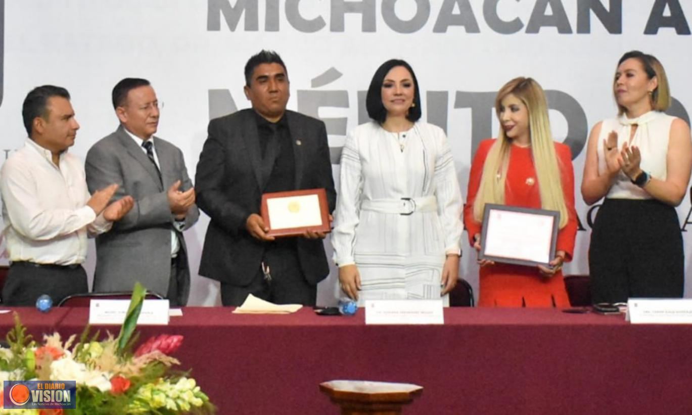 Distingue Congreso con Medalla al Mérito Docente a Normal Rural Vasco de Quiroga