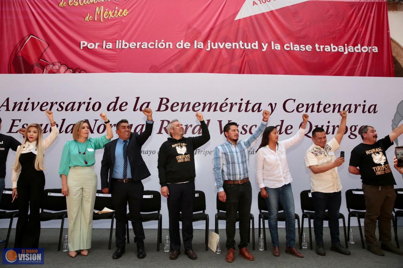 SEE reconoce 100 años de formación docente en Normal de Tiripetío