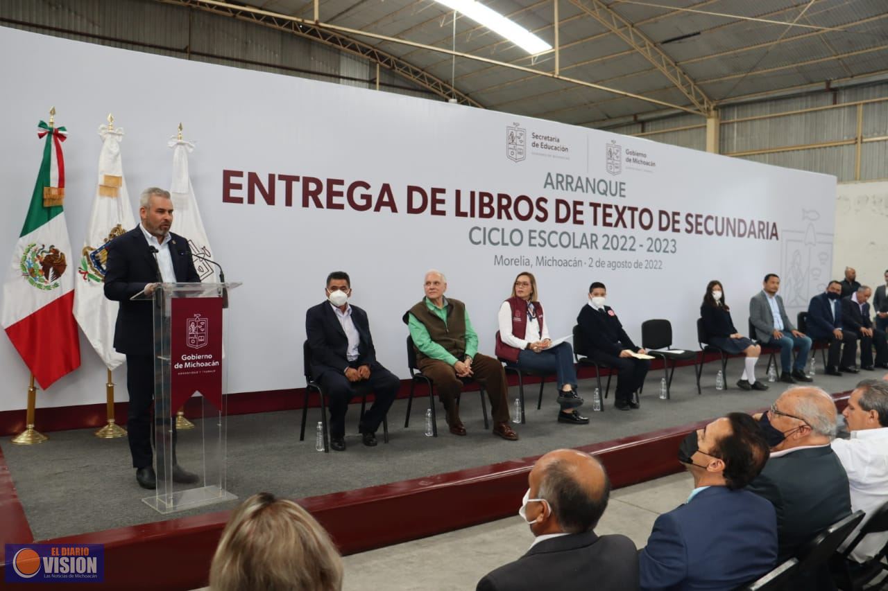 Arranca Bedolla distribución de más de un millón de libros de texto para secundaria