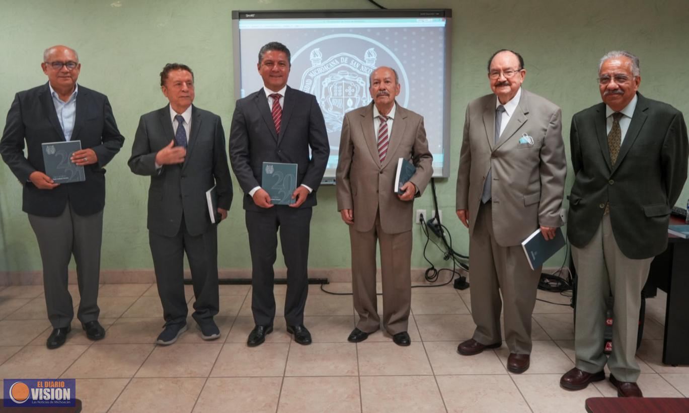 Raúl Cárdenas presenta informe de actividades ante Comisión de Rectoría 