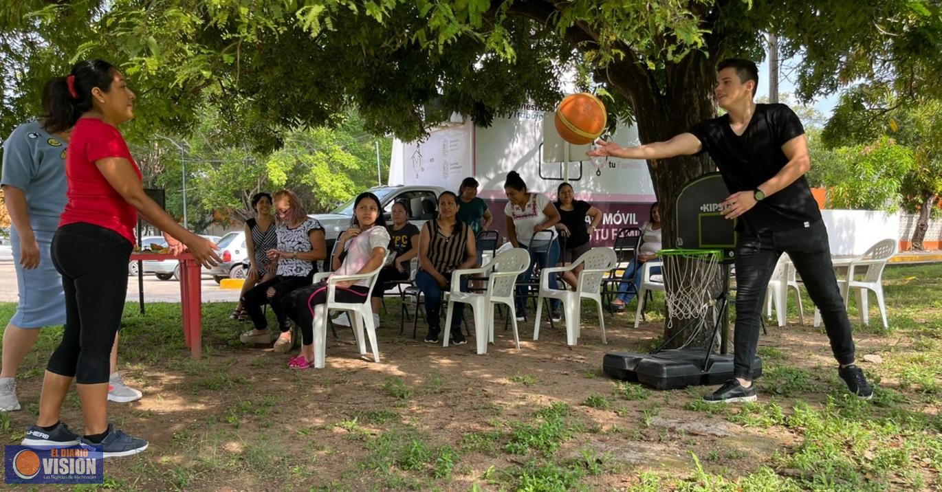 Fomentan promotores de la salud estilos de vida saludables en la Costa Michoacana